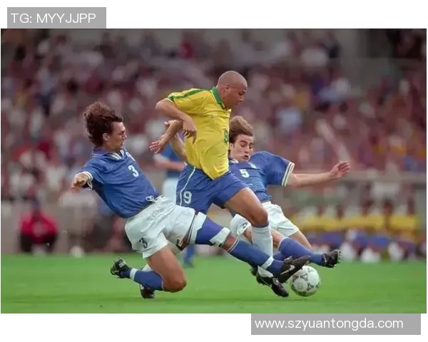 全球足球明星代表各国风采与荣耀的精彩瞬间